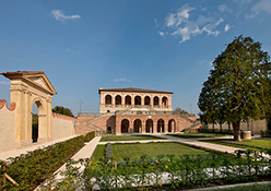 Gallery: 3 column